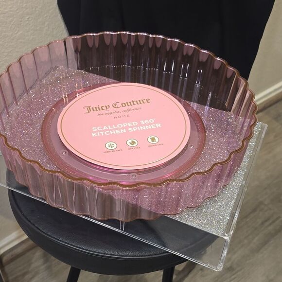 Juicy Couture Home Scalloped 360° Kitchen Spinner - Picture 5 of 5